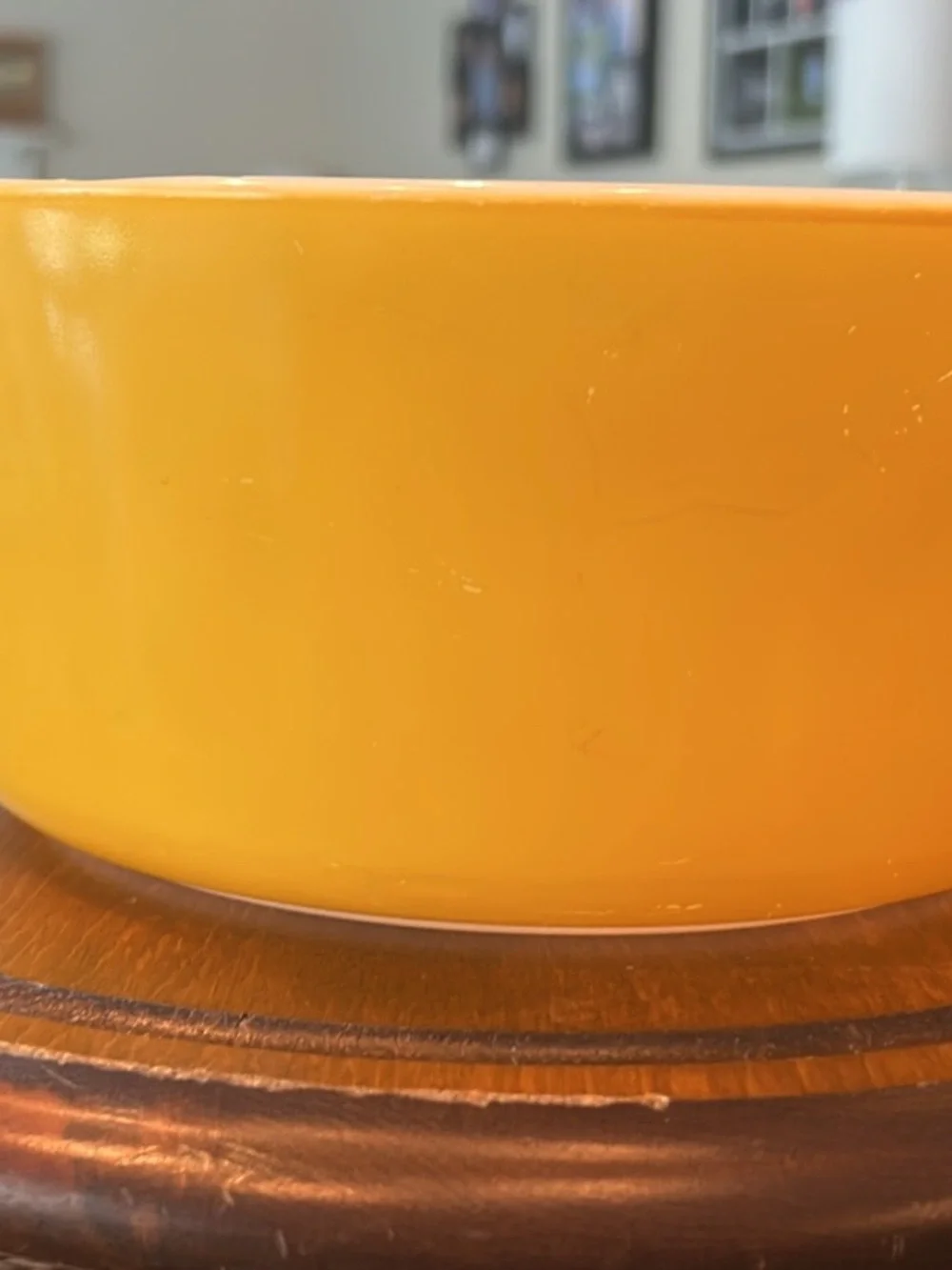 Vintage Pyrex yellow round casserole dish 476